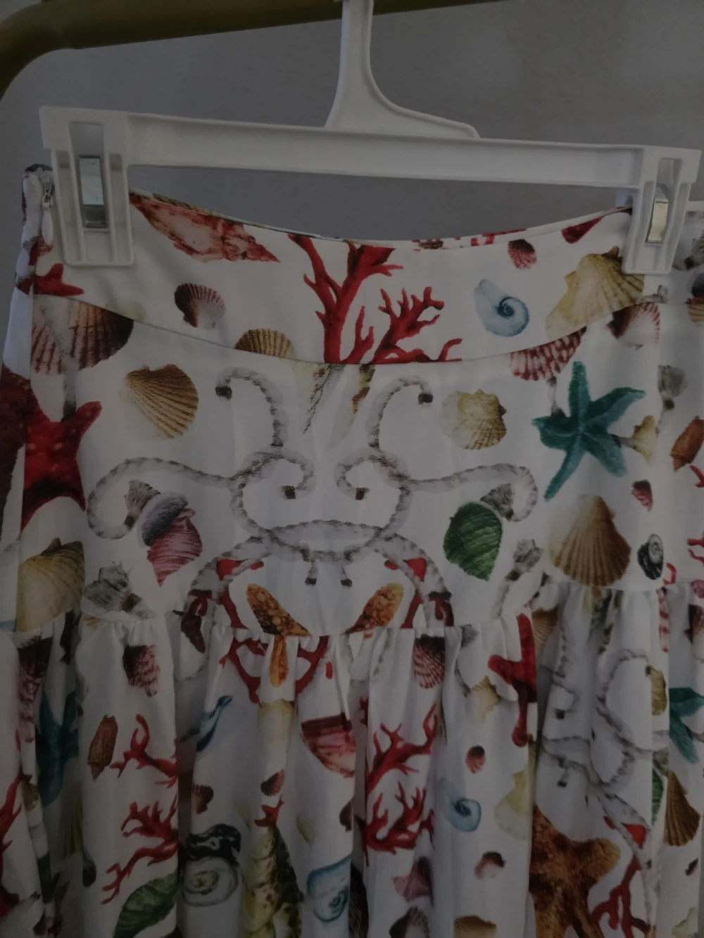 Commense White Maxi Dress with Multicolor Seashell Print